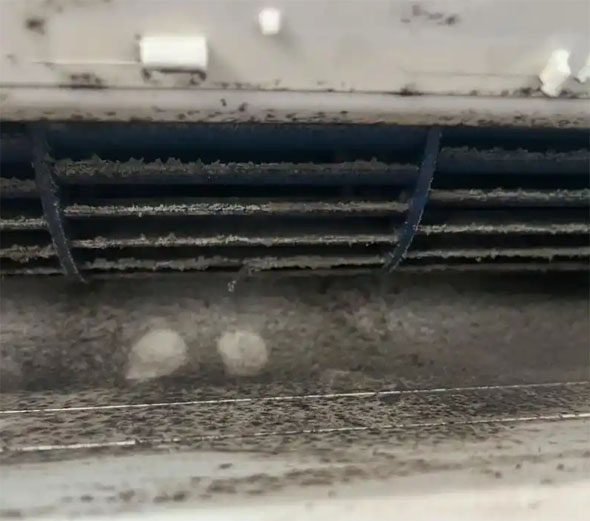 密云空调吹的风有股烧焦味是怎么回事